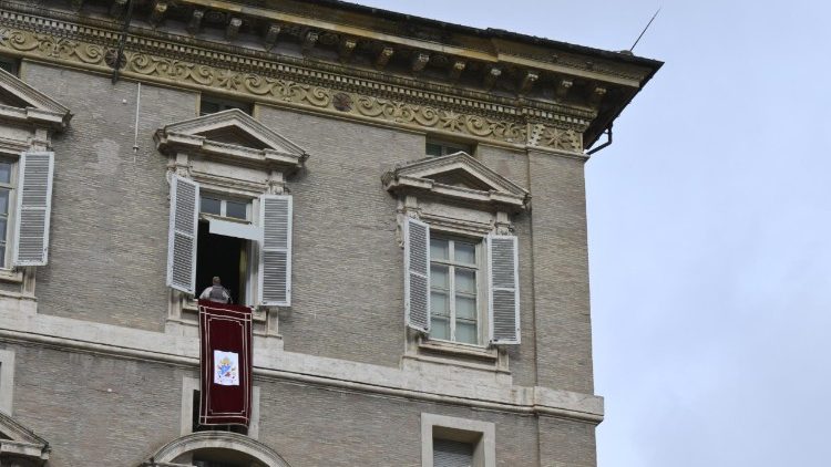 Leão XIV no Angelus: não há culto autêntico a Deus sem o cuidado da carne humana