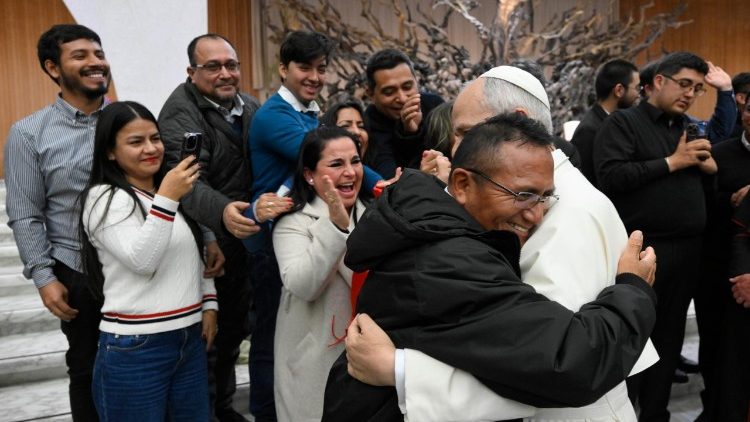 Diante do Papa, com o coração aberto em busca de Deus