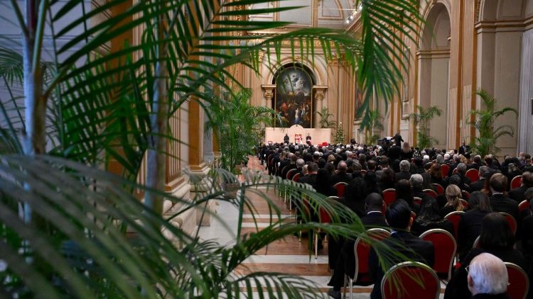 As relações diplomáticas mantidas pela Santa Sé com Estados e organizações