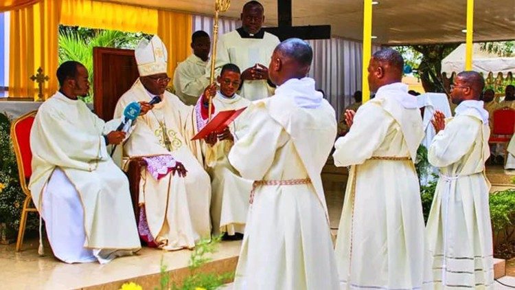 Angola. Bispo de Viana aos novos Ordenados: “Sacerdócio é dom de Deus e não uma carreira”