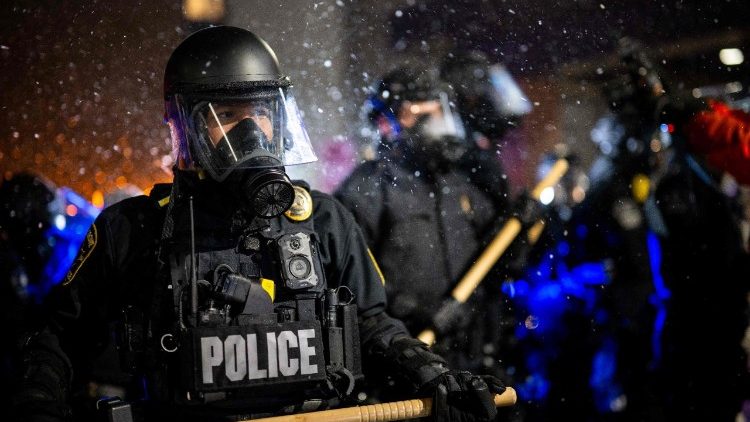 EUA, Trump retira agentes federais de Minneapolis