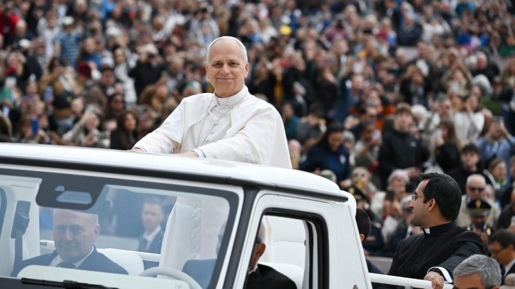 Leão XIV: a informação muda, mas jamais deve ceder à banalidade e fake news