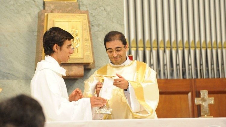 Ordenação presbiteral na Província Portuguesa da Sociedade Salesiana: diácono João Ensina