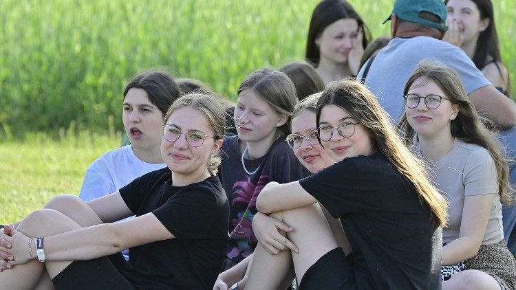 Juventude: vida digital e o cansaço de um tempo acelerado