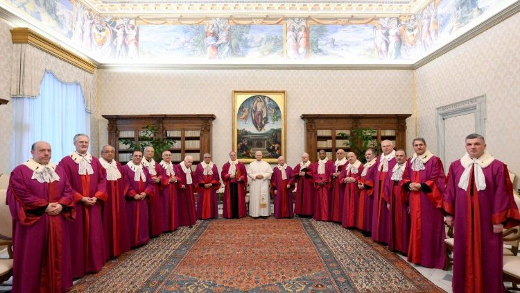 O Papa à Rota Romana: defender a verdade sem rigidez e exercer a caridade sem omissão