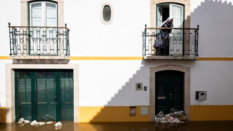 Portugal: tempestades deixam rastro de destruição