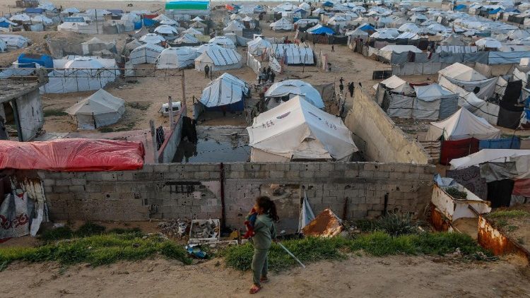 Gaza, ONGs alertam: assistência humanitária em risco