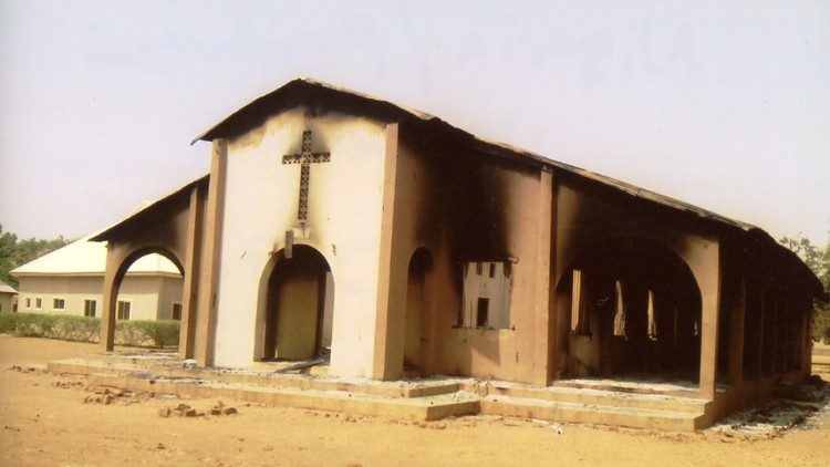 Igreja atacada e incendiada no sudeste da Nigéria