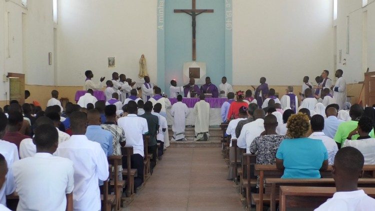 Seminário S. Carlos Lwanga abre ano formativo com apelo à fidelidade e testemunho cristão