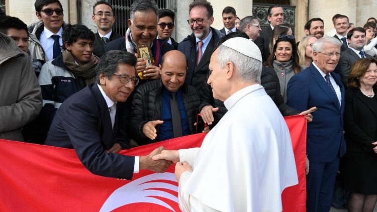 Delegação da “universidade do Papa” de Chiclayo encontra Leão XIV no Vaticano