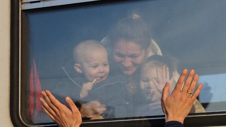 Camilianos fortalecem resiliência de refugiadas ucranianas na Polônia