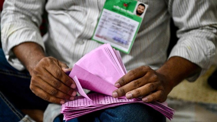 Expectativa e esperança marcam minorias no Bangladesh após as eleições