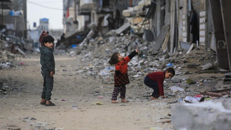 Cardeal De Mendonça participa de lançamento de livro sobre cartas de crianças a fabricantes de arma