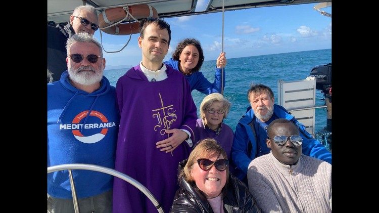 Migrantes: no mar, a oração pelas vítimas esquecidas do ciclone Harry