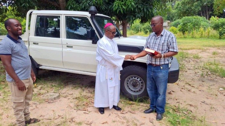 Moçambique: Santuário de Meconta recebe viatura doada por fundação pontifícia