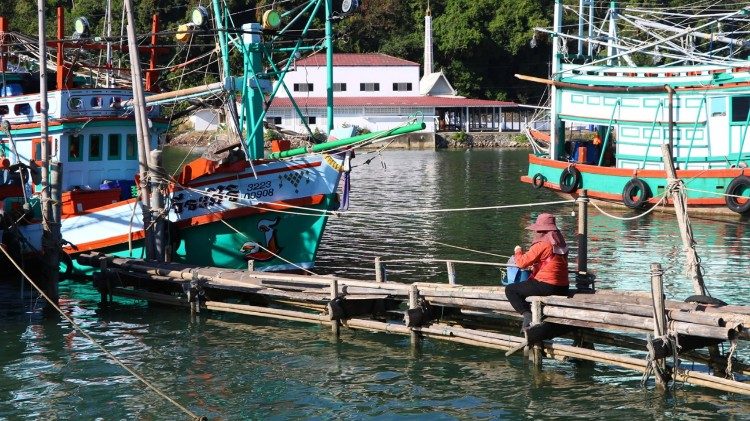 Tailândia, a ajuda da Igreja ao povo invisível dos trabalhadores do mar