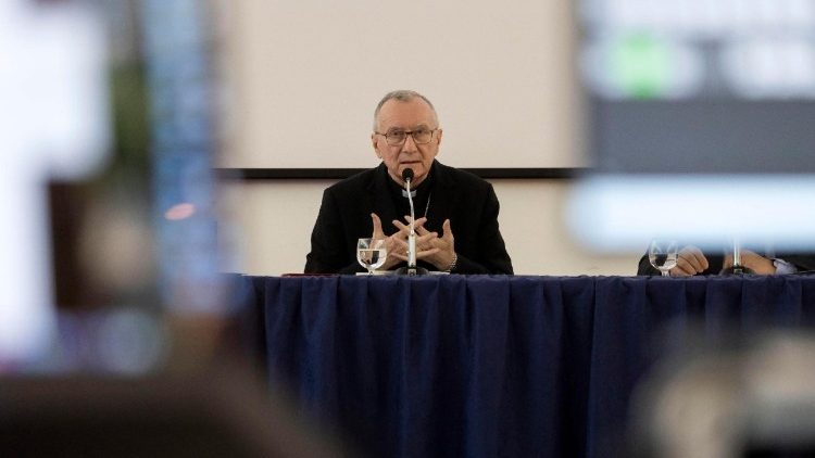 Cardeal Parolin: sem perspectivas, jovens são presas fáceis de guerras
