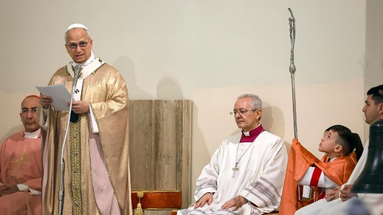 O Papa: Deus doa sempre luz e esperança e aqueles que o invocam devem buscar a paz
