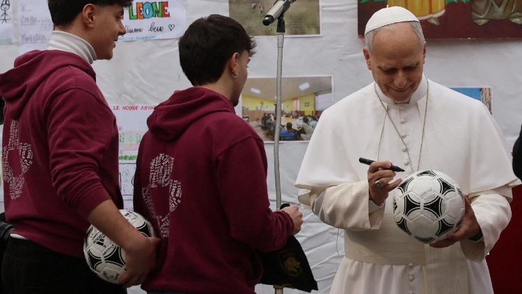 Um Deus amigo que se faz moradia entre nós