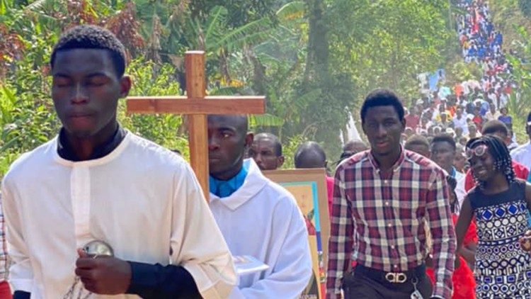 Haiti, a esperança de um povo na Ressurreição apesar da guerra entre gangues