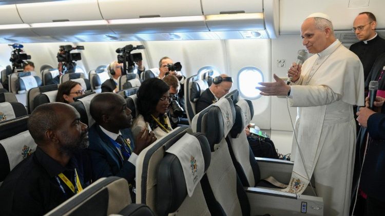 Papa: em Angola, a Igreja cresce e pode ajudar a promover os direitos de todos