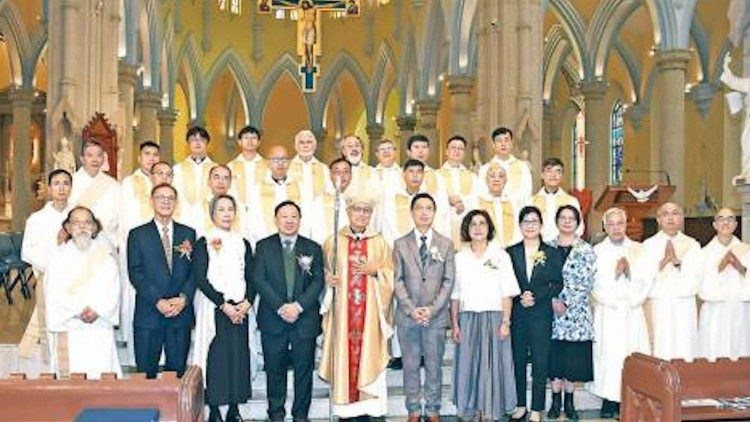 Em Hong Kong, sete catequistas leigos recebem mandatos missionários