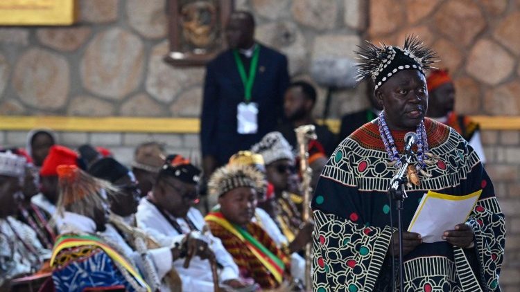 Bamenda: histórias de coragem ao Papa em uma terra devastada pela violência