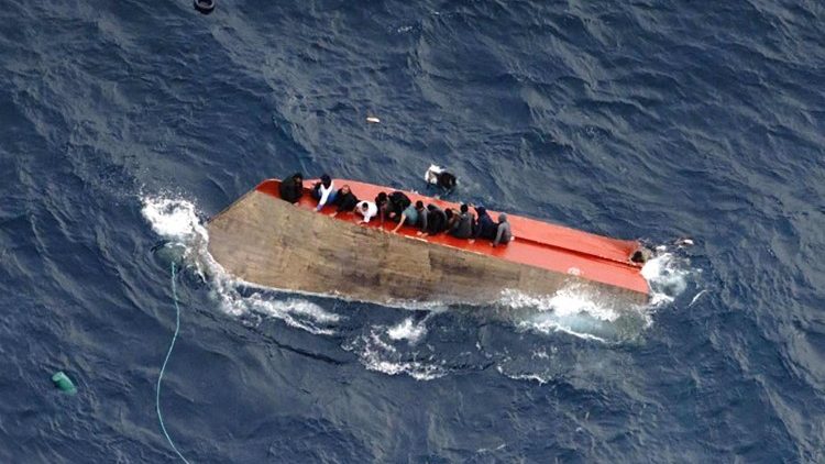 Migrantes: mais um naufrágio na Páscoa. Dois mortos e 70 desaparecidos no Mediterrâneo