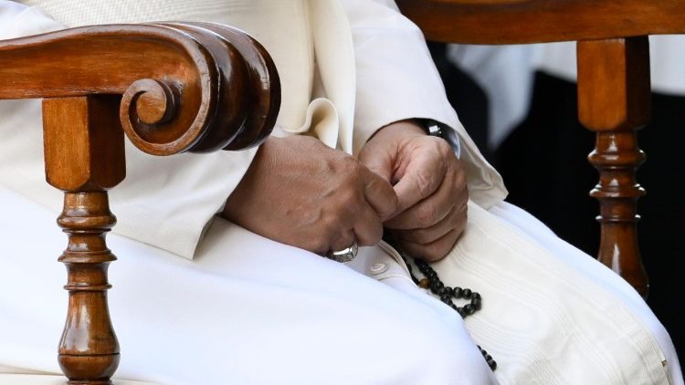 Rosário com o Papa: a paz é sempre possível pois é um dom de Deus