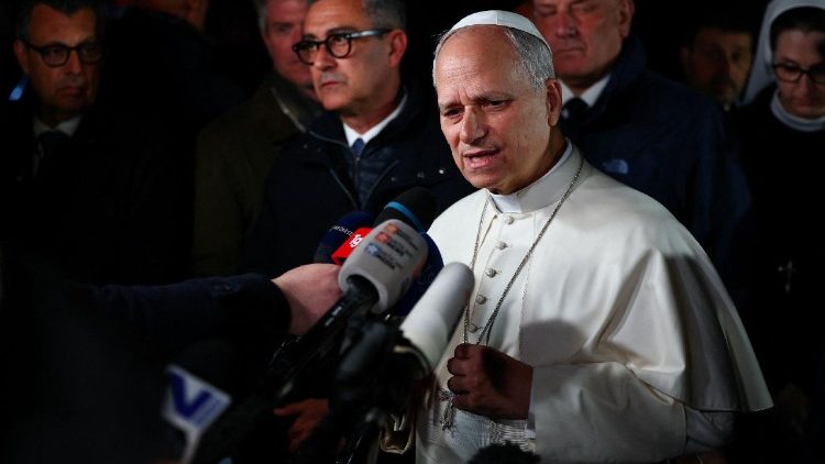 O Papa: a Igreja anuncia o Evangelho. Se alguém me critica, que o faça com sinceridade