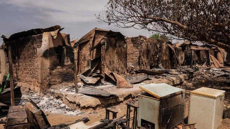 Nigéria: em três meses, 9 mortos e 25 sequestros em ataques contra comunidades paroquiais