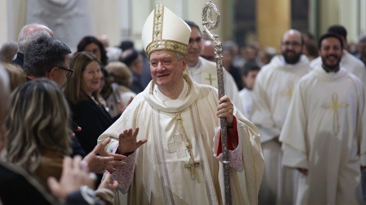 Bispo de Acerra: situação crítica existe, mas tirem o rótulo “Terra dos Fogos”
