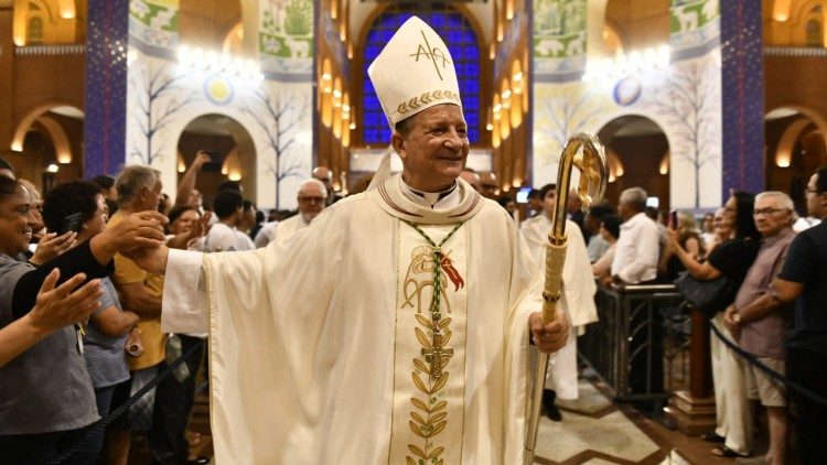 Dom Mário Antonio toma posse como arcebispo de Aparecida