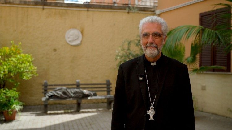 Esmoleiro do Papa: os pobres são a bússola para o caminho da Igreja