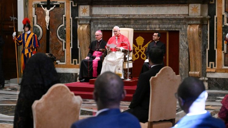 Papa: hoje se busca a paz com armas; é urgente fortalecer o diálogo e o multilateralismo
