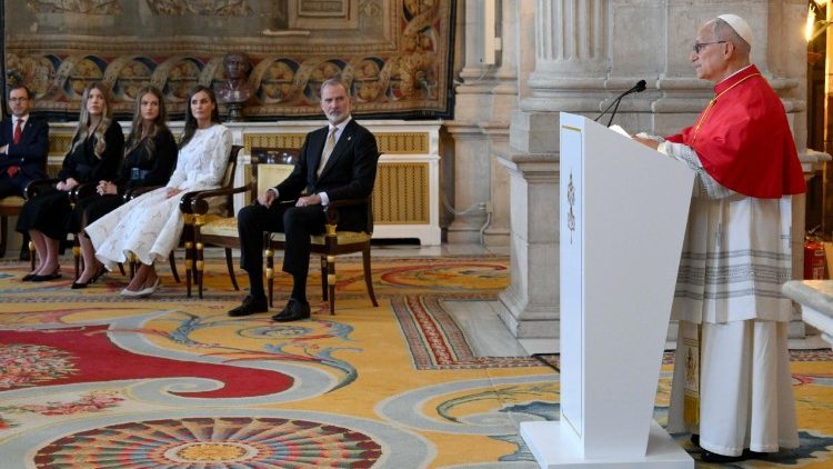 Papa na Espanha: é preciso abandonar as narrativas divisórias e polarizadoras