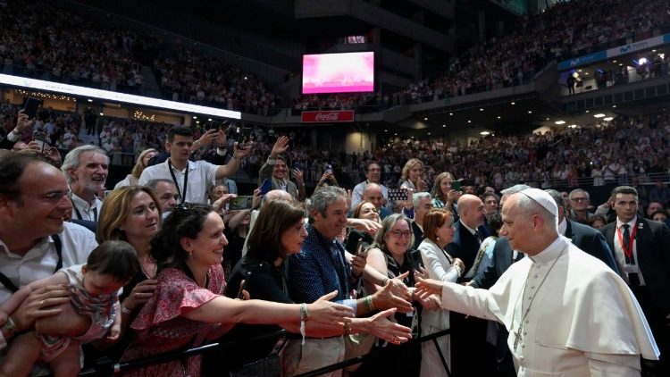 Papa em Madri: que haja pessoas que se encantem com Deus