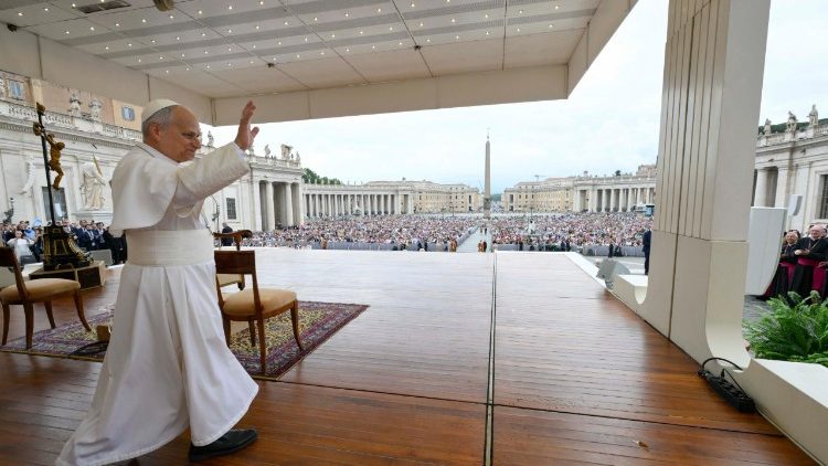 Papa: nas procissões de Corpus Christi, “um testemunho corajoso de fé”