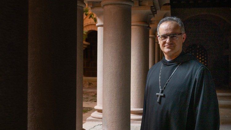 Papa na Abadia de Montserrat, na Espanha: a oração do terço pela humanidade