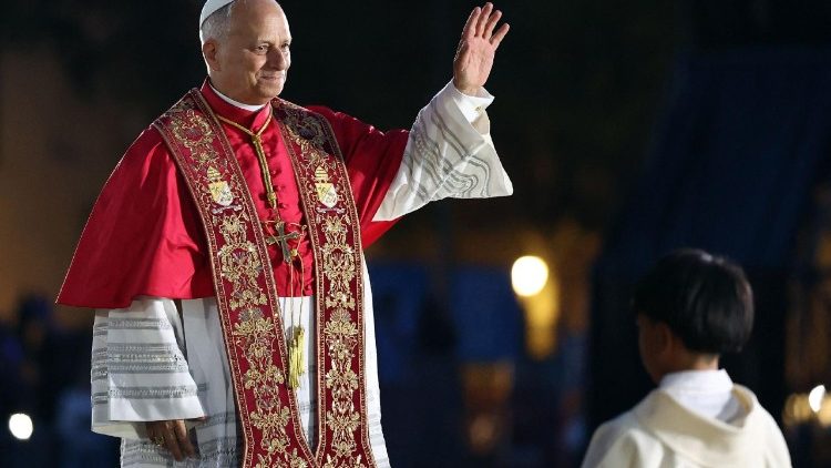 Papa em Espanha: o desafio de ser humano e testemunhar o amor