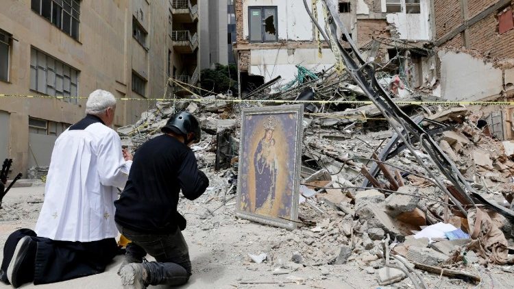 Após terremoto, Colômbia vive Dia Nacional de Oração