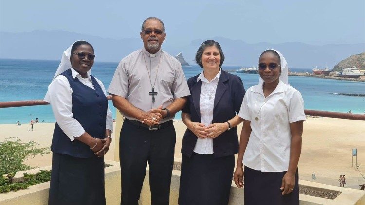 Superiora Geral do Instituto JMJ em visita canónica a Cabo Verde